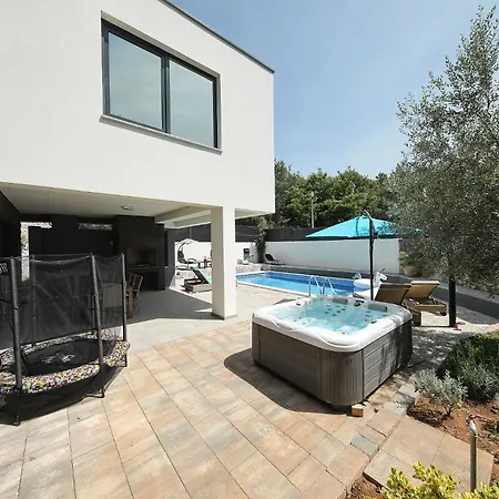Mary Zaton Villa